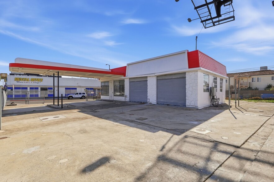 More Photos Of 371 S Fairfax Ave, Los Angeles Service Station For Lease