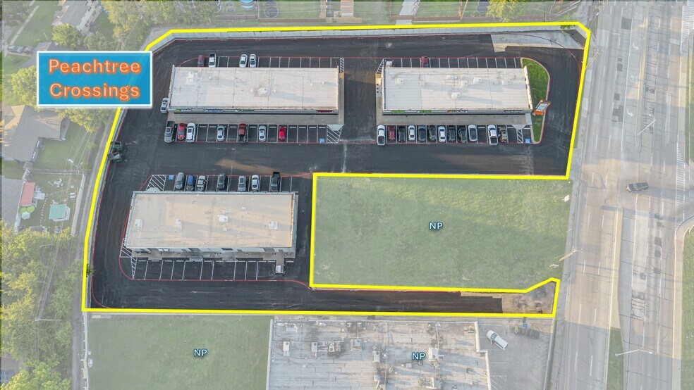 More Photos Of 104 N Peachtree Rd, Mesquite Storefront For Sale