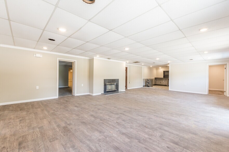 More Photos Of 8456 Newman St, Douglasville Light Manufacturing For Lease