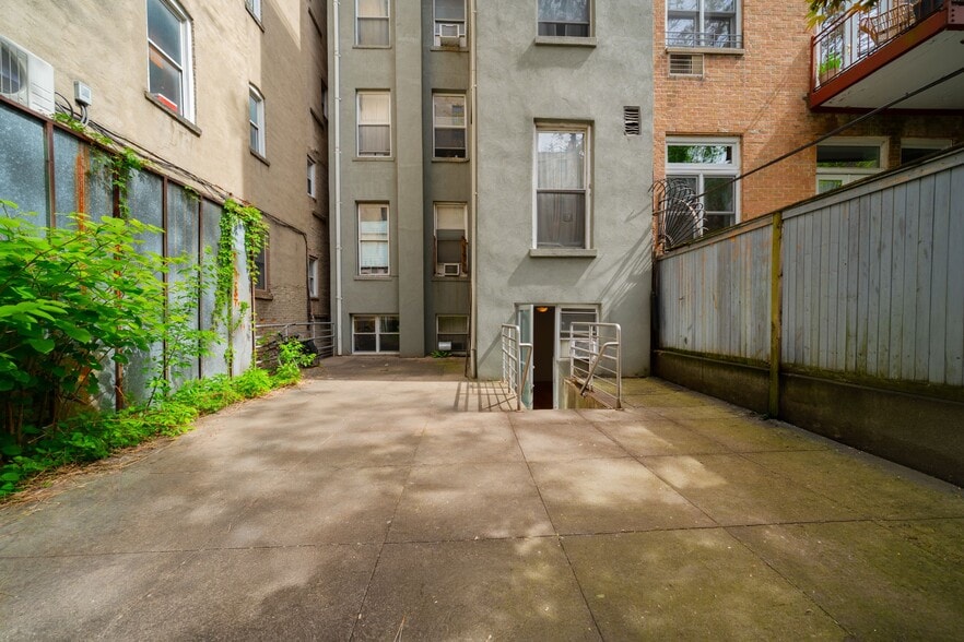 More Photos Of 336 W 19th St, New York Apartments For Sale