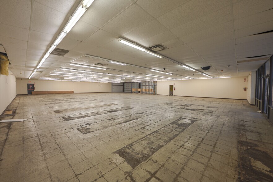 More Photos Of 901 Lewark St, Coffeyville Freestanding For Sale