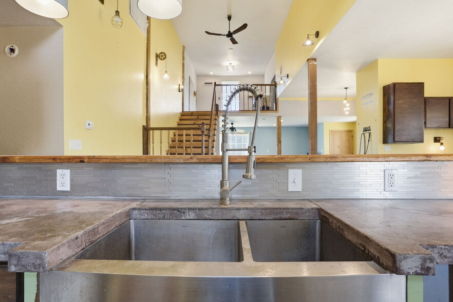 More Photos Of 17052 NE North Dr, Fletcher Flex For Sale