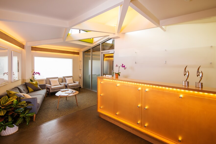 More Photos Of 3361-3365 Barham Blvd, Los Angeles Loft Creative Space For Lease
