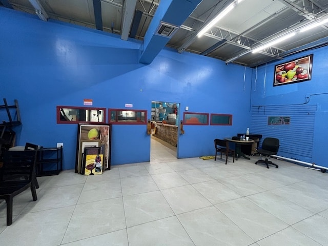 More Photos Of 1110 E 25th St, Hialeah Warehouse For Lease