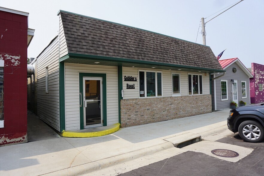 Primary Photo Of 306 3rd St, Grafton Restaurant For Sale