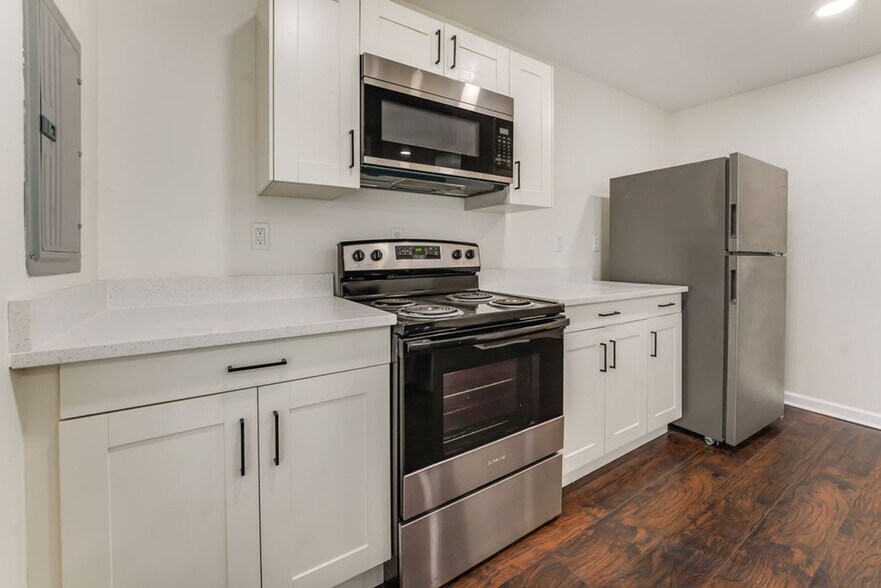 More Photos Of 2550 Broadway St, New Albany Apartments For Sale