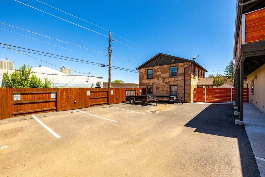 More Photos Of 116 S 1st St, Williams Office For Sale