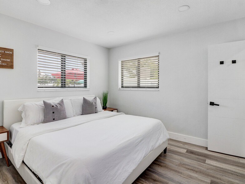 More Photos Of 1705-1709 NE 3rd Ave, Delray Beach Apartments For Sale