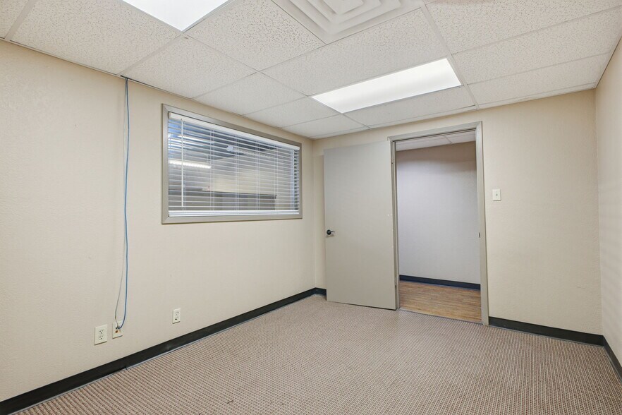 More Photos Of 2110 Mannix Dr, San Antonio Light Distribution For Lease