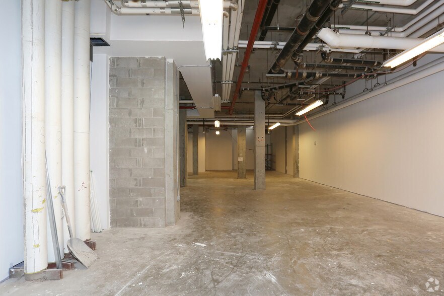 More Photos Of 241 5th Ave, New York Apartments For Lease