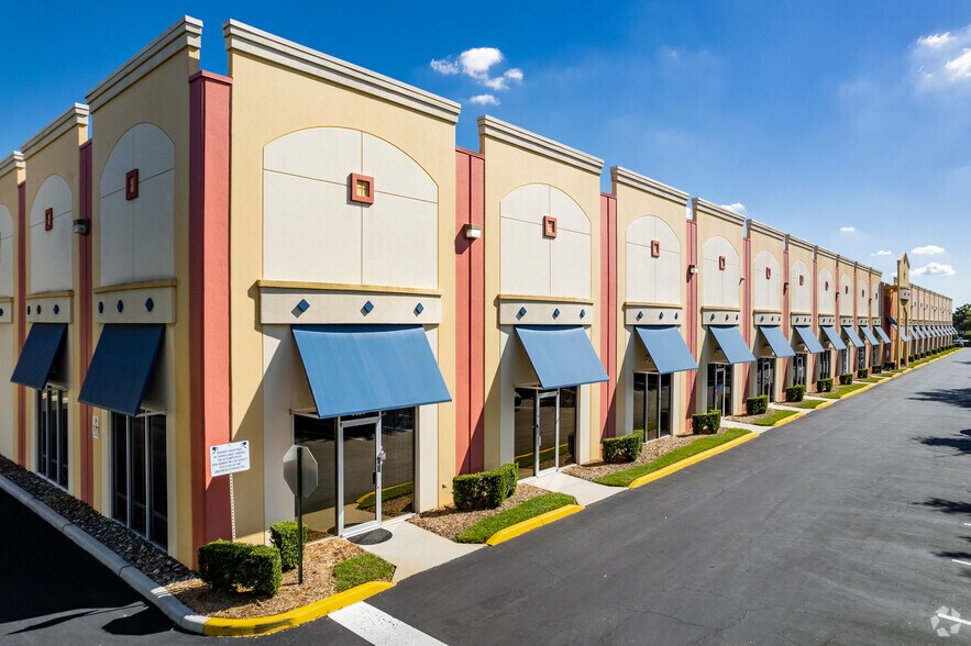 More Photos Of 6600-6626 Kingspointe Pky, Orlando Distribution For Lease