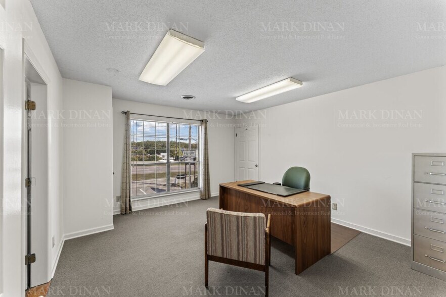 More Photos Of 2172 Pelham Pky, Pelham Office For Sale