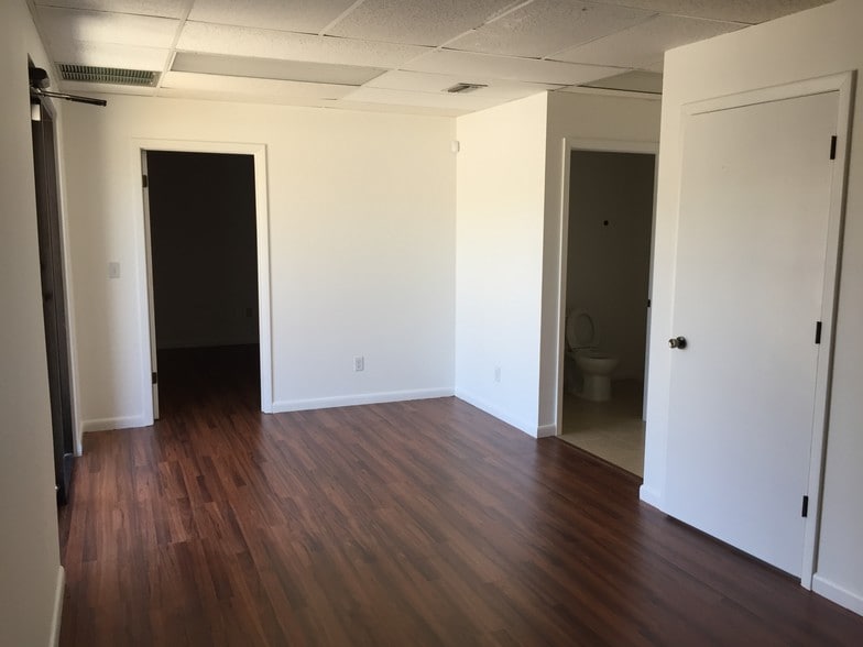 More Photos Of 6238 Presidential Ct, Fort Myers Medical For Sale