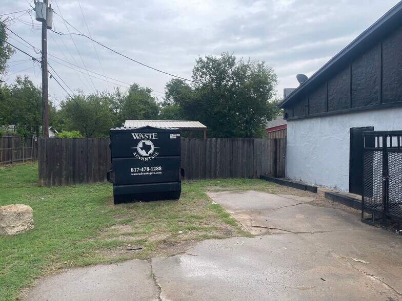More Photos Of 2219 Evans Ave, Fort Worth Freestanding For Lease