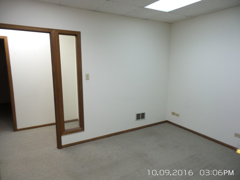 More Photos Of 6825 Hobson Valley Dr, Woodridge Medical For Sale