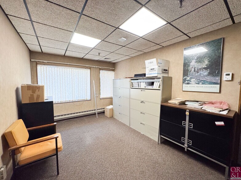 More Photos Of 2055 S Main St, Middletown Manufacturing For Lease