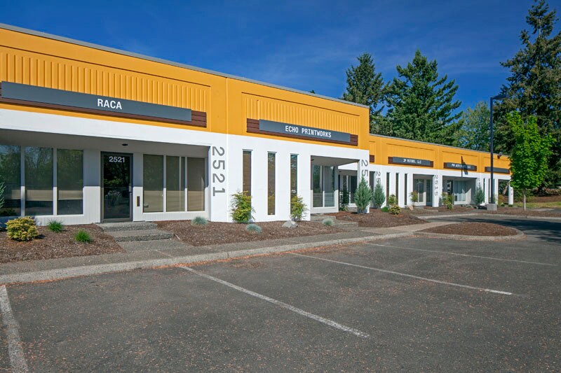 More Photos Of 2511-2527 N Hayden Island Dr, Portland Warehouse For Lease