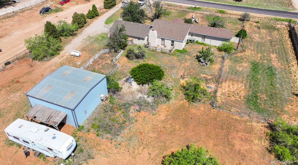 More Photos Of 1310 County 145 rd, Midland Flex For Sale