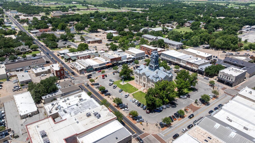 More Photos Of 111 S Houston St, Granbury Loft Creative Space For Sale