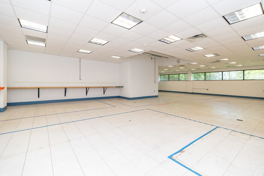 More Photos Of 1900 AM Dr, Quakertown Medical For Lease