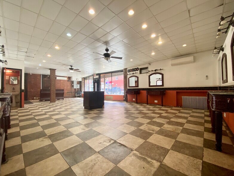 More Photos Of 135 India St, Brooklyn Storefront For Lease