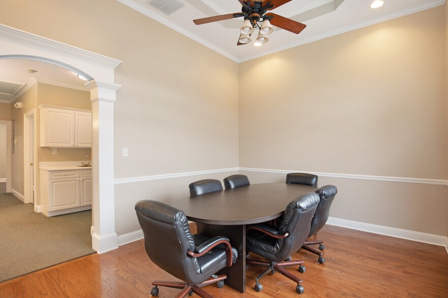 More Photos Of 416 Pirkle Ferry Rd, Cumming Office Residential For Lease
