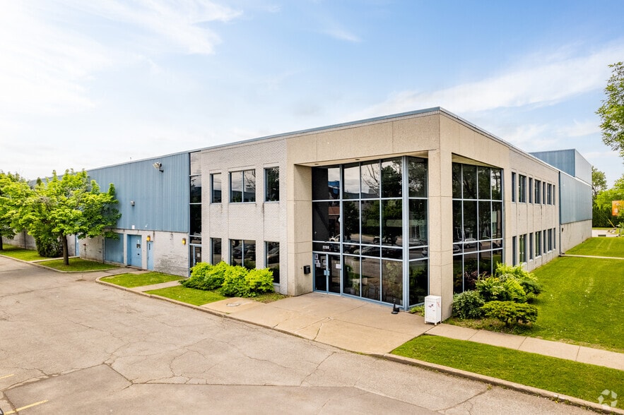 Primary Photo Of 2200 Av Bennett, Montréal Warehouse For Lease