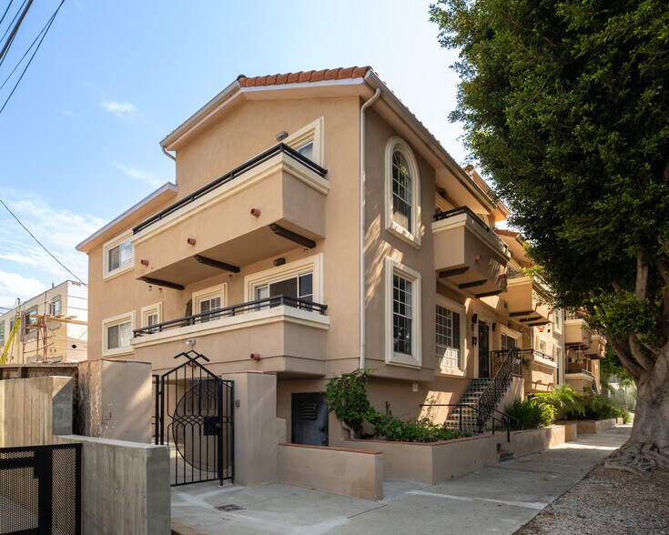 More Photos Of 1001 N Croft Ave, Los Angeles Apartments For Sale