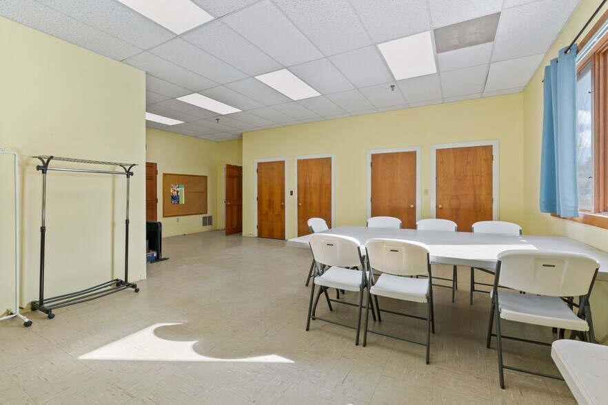 More Photos Of 646 Daniel Webster Hwy, Merrimack Specialty For Lease