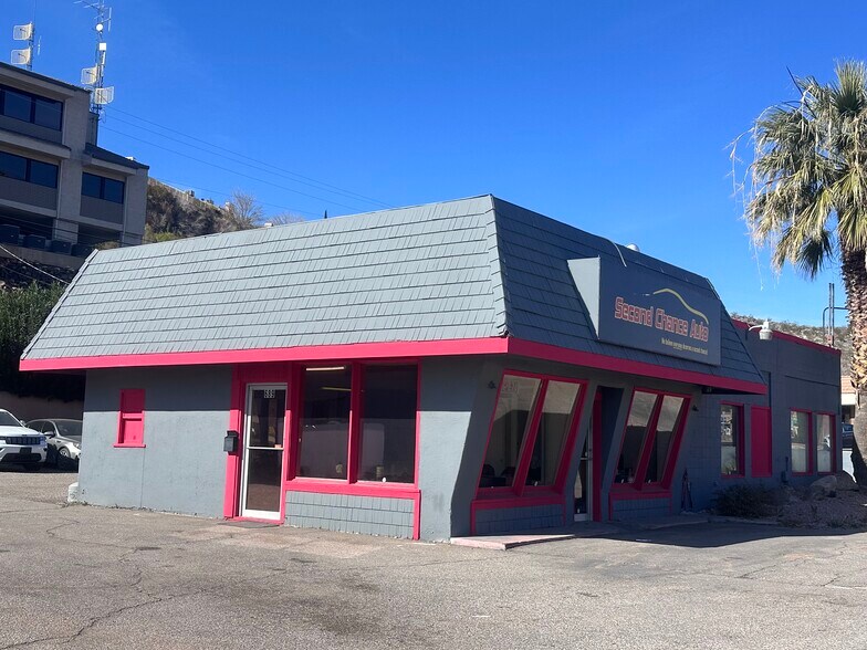 Primary Photo Of 689 N Bluff St, Saint George General Retail For Lease