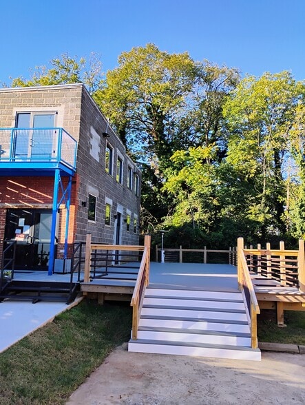 More Photos Of 409 5th St, Lynchburg Storefront Retail Office For Lease