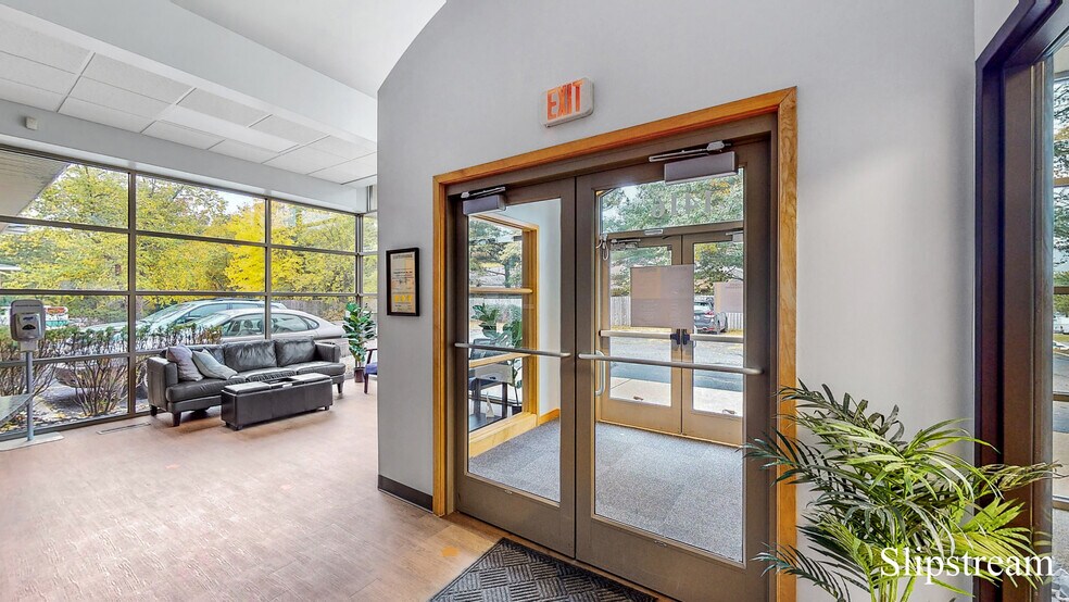 More Photos Of 1416 44th St SW, Wyoming Medical For Sale