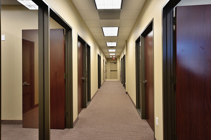 More Photos Of 8105 Kuykendahl Rd, Spring Office For Lease