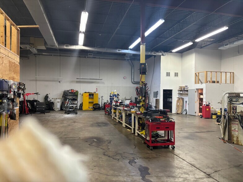 More Photos Of 33 Plan Way, Warwick Warehouse For Lease