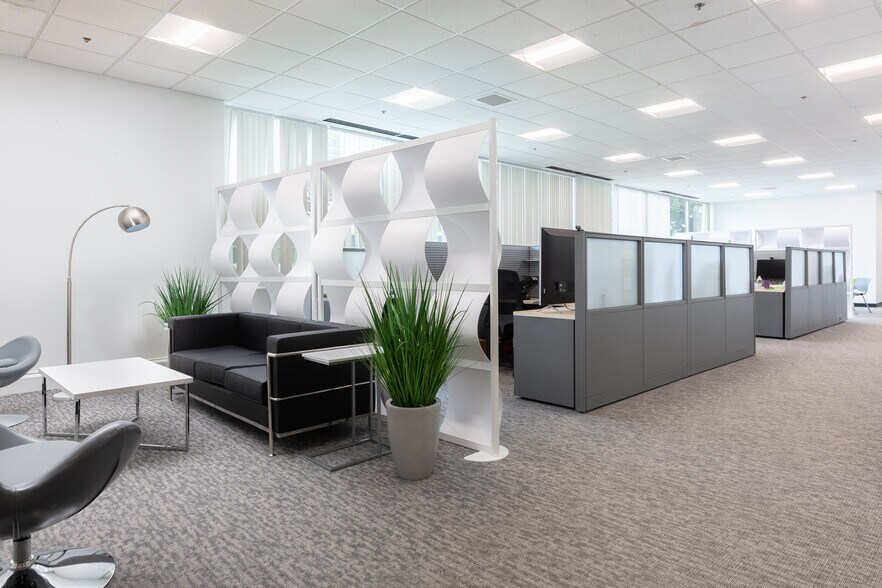 More Photos Of 1 Strathmore Rd, Natick Research And Development For Lease
