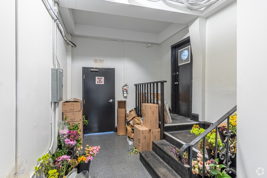 More Photos Of 1539-1541 W Burnside St, Portland Apartments For Sale