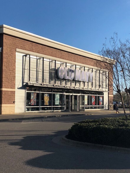 More Photos Of 70-1100 Oxford Exchange Blvd, Oxford Unknown For Lease