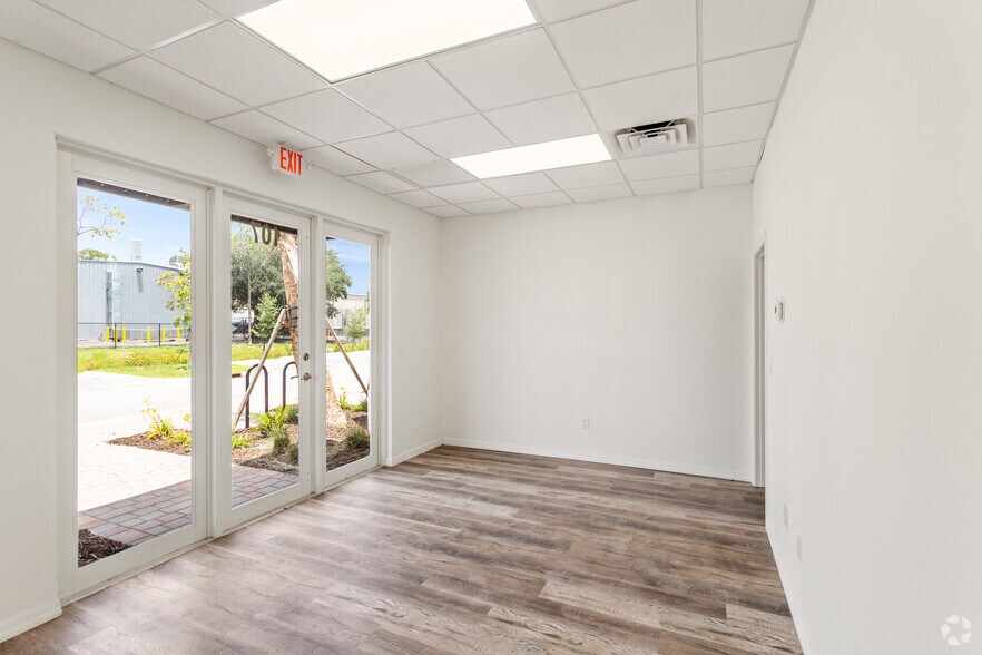 More Photos Of 500 NW Peacock Blvd, Port Saint Lucie Warehouse For Lease