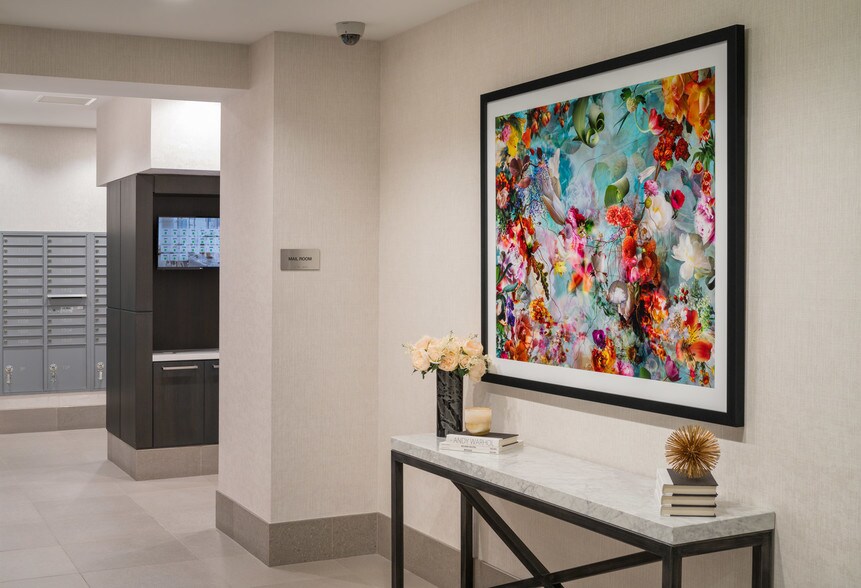 More Photos Of 825 S Hill St, Los Angeles Apartments For Lease