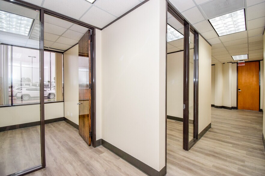 More Photos Of 5402 S Staples St, Corpus Christi Office For Lease
