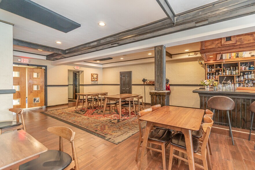 More Photos Of 134 Ashman St, Midland Restaurant For Sale