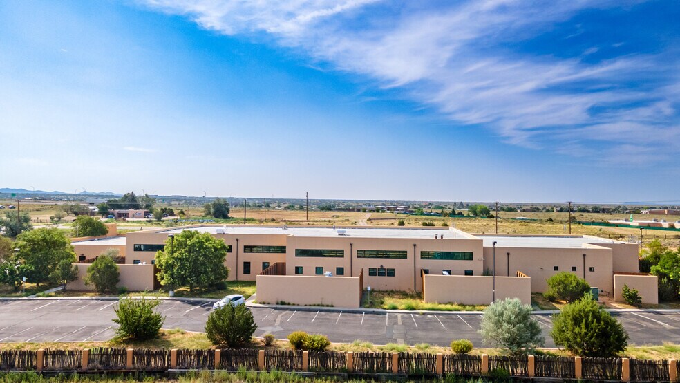 More Photos Of 1 Plaza La Prensa Rd, Santa Fe Office For Sale