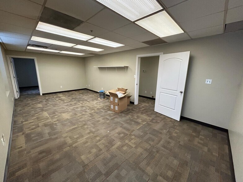 More Photos Of 2951 Pennsylvania Ave, Ogden Manufacturing For Lease
