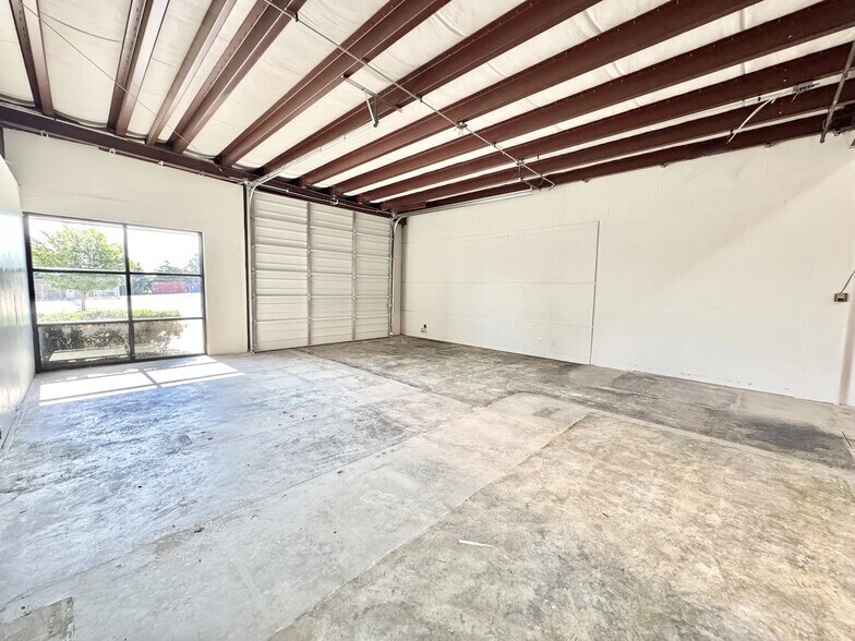 More Photos Of 7925 N Wilshire Ct, Oklahoma City Manufacturing For Lease