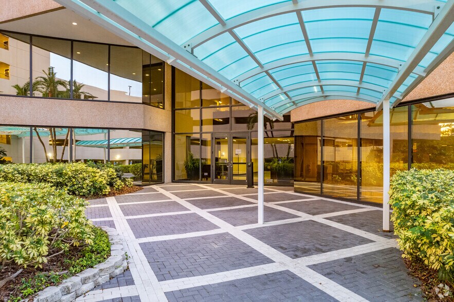 More Photos Of 3405 W Martin Luther King Blvd, Tampa Office For Lease