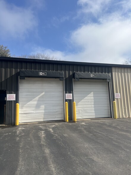 More Photos Of 386 Hill St, Biddeford Warehouse For Sale