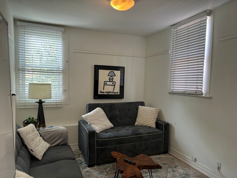 More Photos Of 4379 Piedmont Ave, Oakland Storefront Retail Residential For Lease