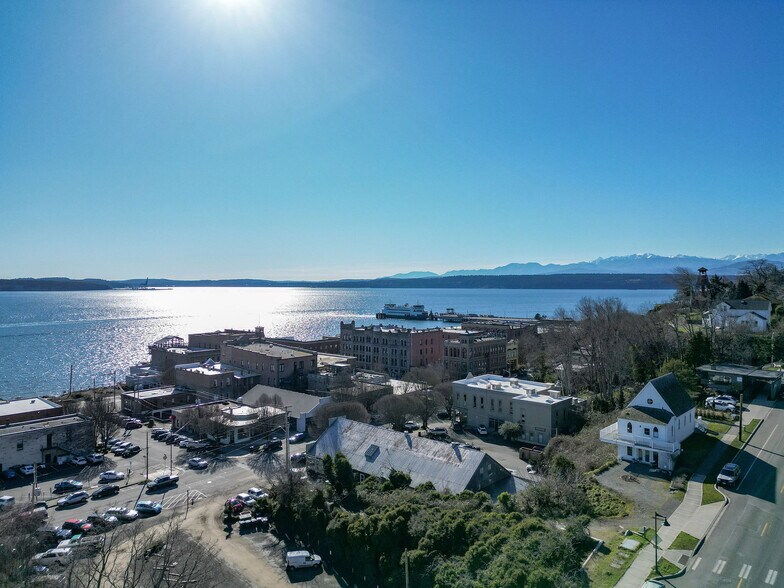 More Photos Of 802 Washington St, Port Townsend General Retail For Sale