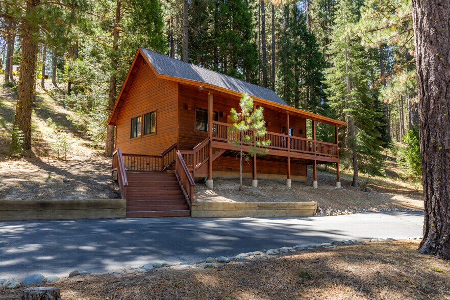 More Photos Of 985 Whitehawk Drive, Clio Land For Sale