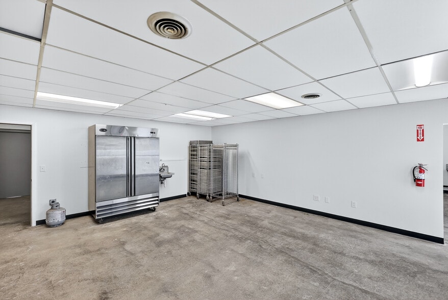 More Photos Of 5503 N Wall St, Spokane Freestanding For Lease